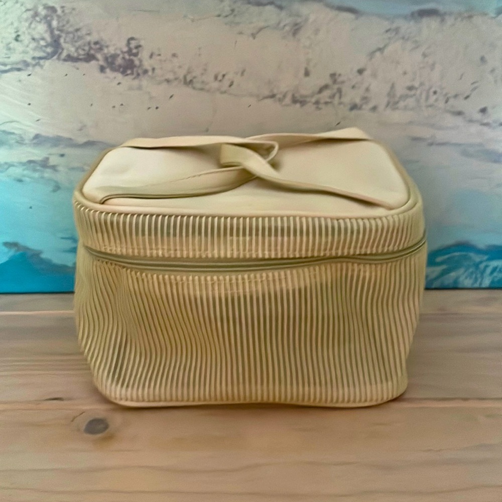 ARBONNE RE9 storage bag NEW